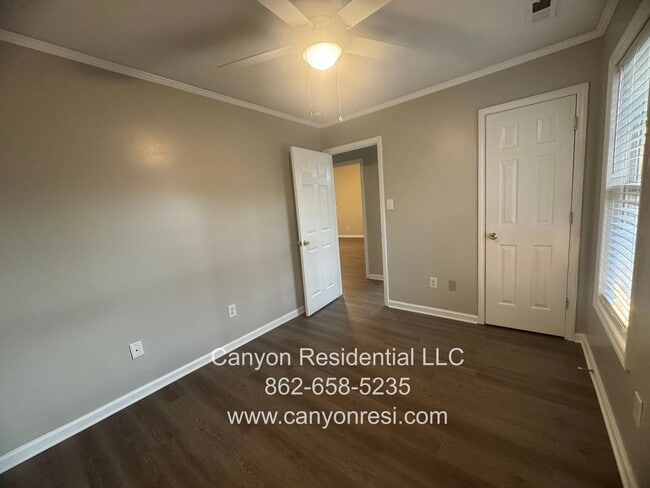 Building Photo - Spacious 3-Bedroom Home for Rent in Raeford
