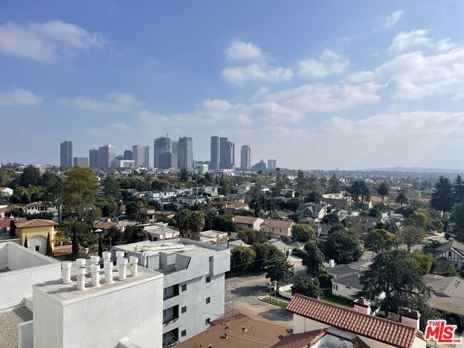 Building Photo - 10600 Wilshire Blvd