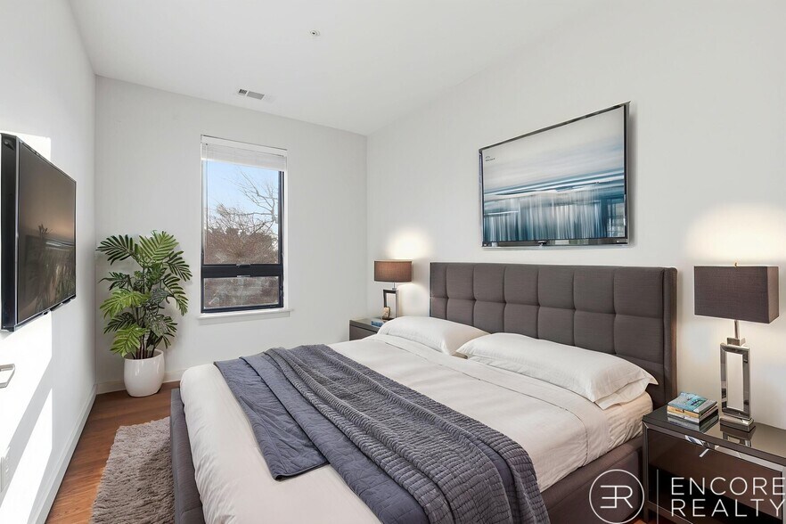 Building Photo - 45 Marion St