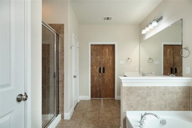 Building Photo - 1804 Elaina Loop