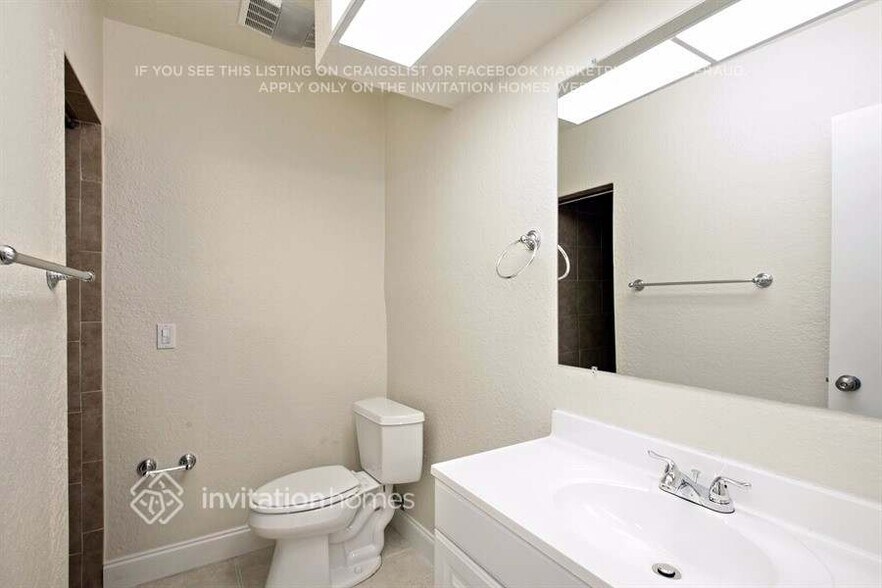 Building Photo - 7438 Taft St