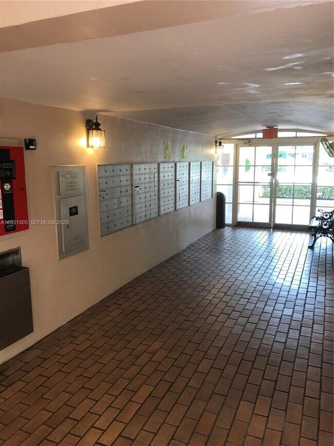 Building Photo - 1280 S Alhambra Cir