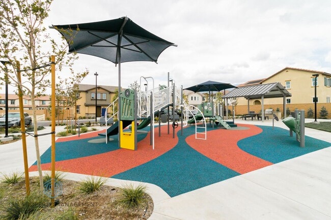 Building Photo - 16076 Jaegar Ln