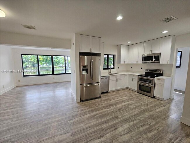 Building Photo - 7908 Granada Blvd