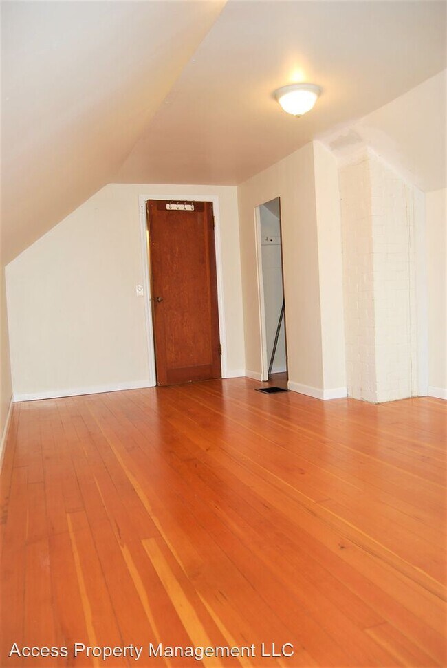 Building Photo - 3 br, 1 bath House - 31696 SW Bald Peak Rd