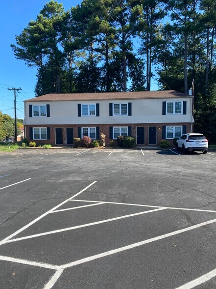 Building Photo - 806 College Ave