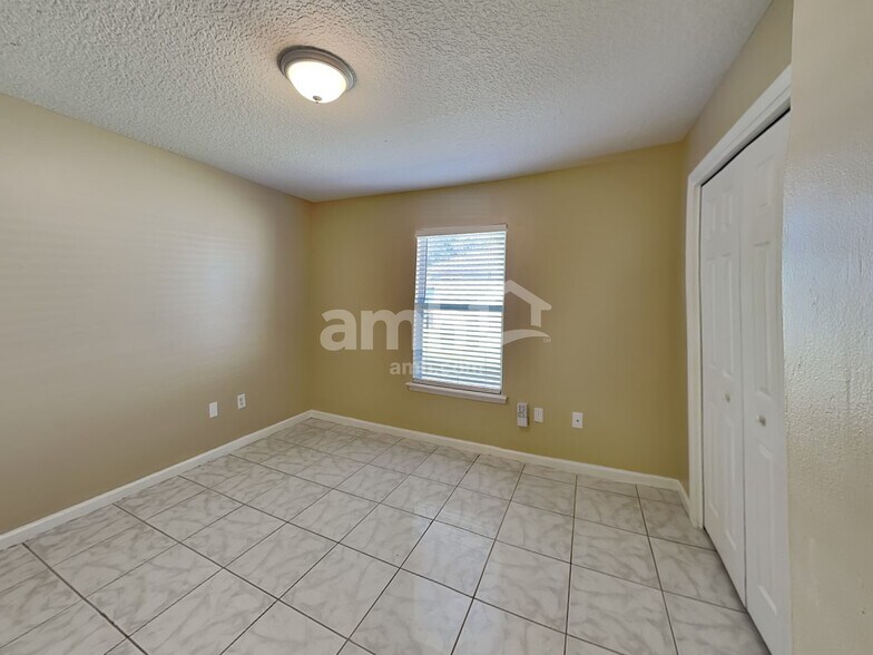 Building Photo - 9422 Daniels Mill Dr