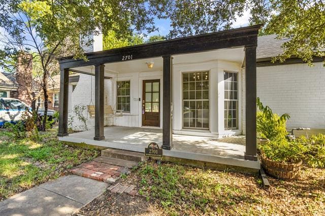 Building Photo - 2701 Benbrook Blvd