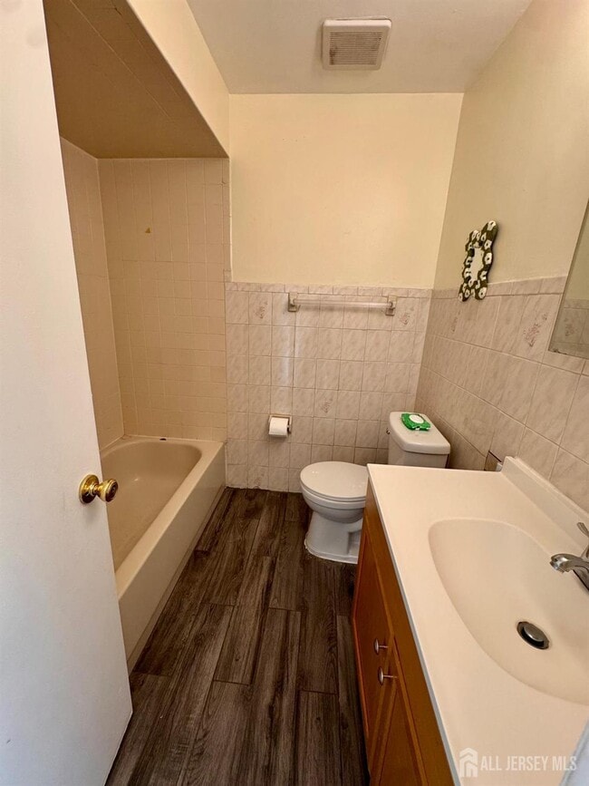 Building Photo - 1202 Green Hollow Dr