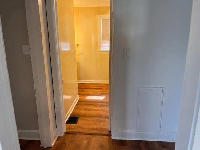 Building Photo - For Rent: Charming Newly Renovated 2-Bedro...