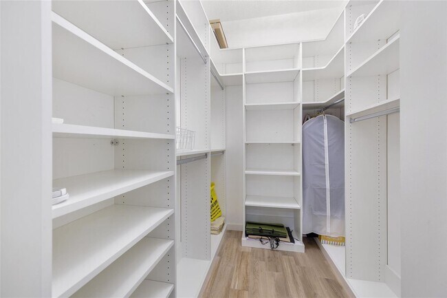 Building Photo - 5460 NW 38th Terrace