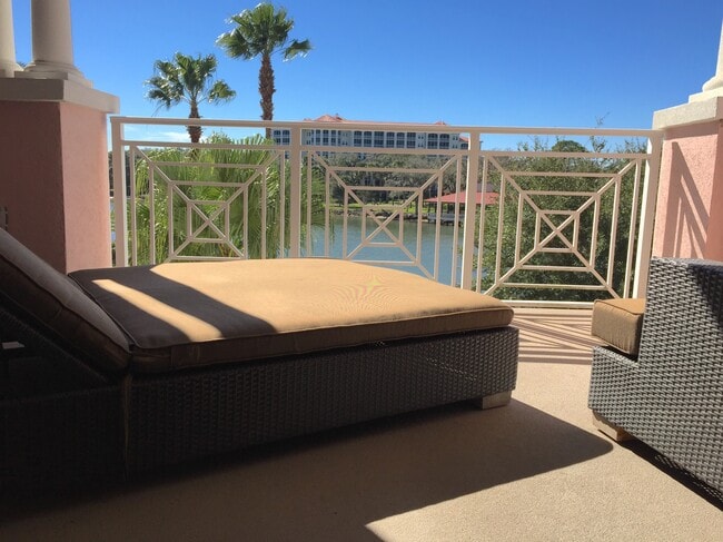 Building Photo - 102 Yacht Harbor Dr