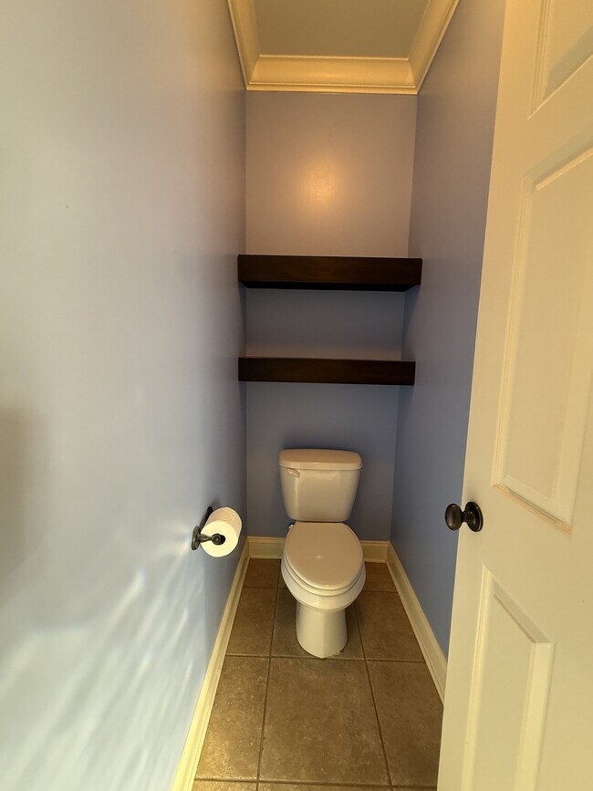 Building Photo - 118 Crystal Lake Dr