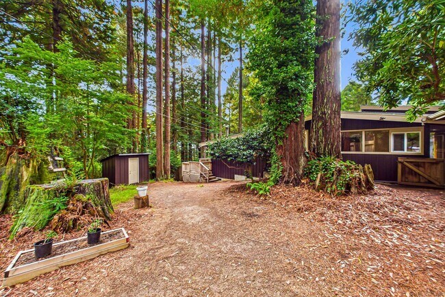 Building Photo - 2910 Greenbriar Ln