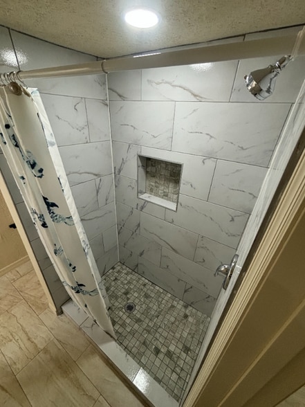 Building Photo - 2545 Lamee Ln