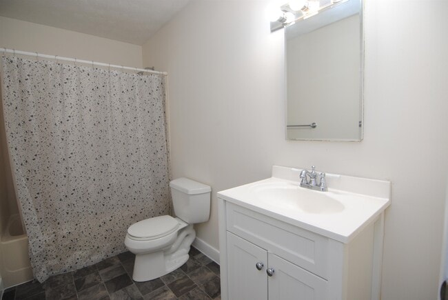 Building Photo - 18 Cadogan Way