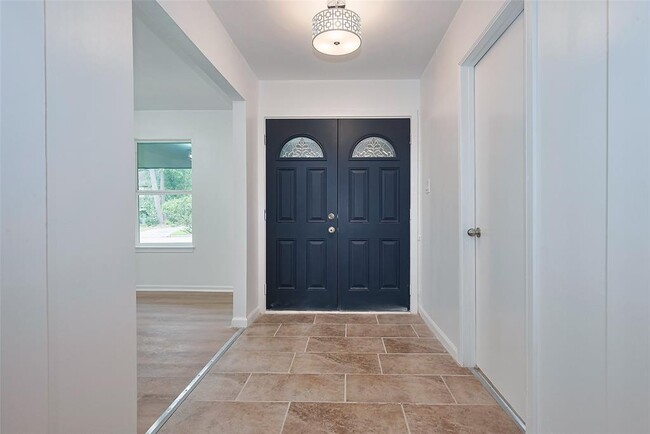 Building Photo - 25303 Lynbriar Ln