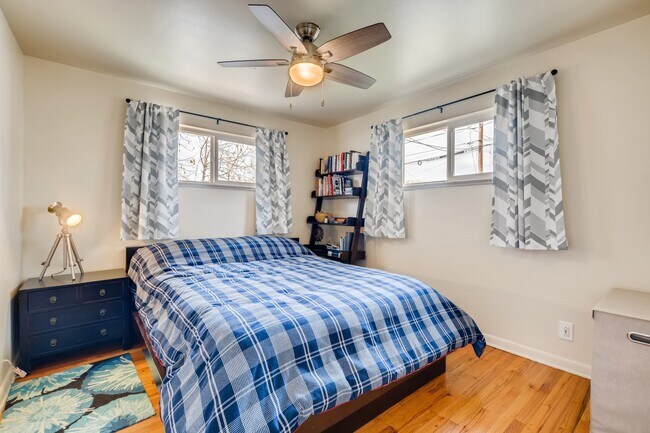 Building Photo - 216 S Irving St