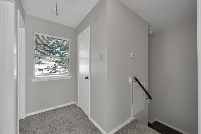 Building Photo - 1604 Hazelwood St