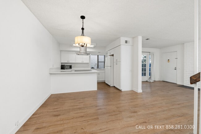 Building Photo - 3911 Camino Lindo