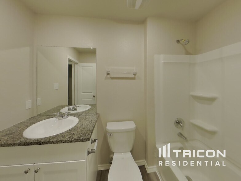 Building Photo - 6526 Beehive Dr