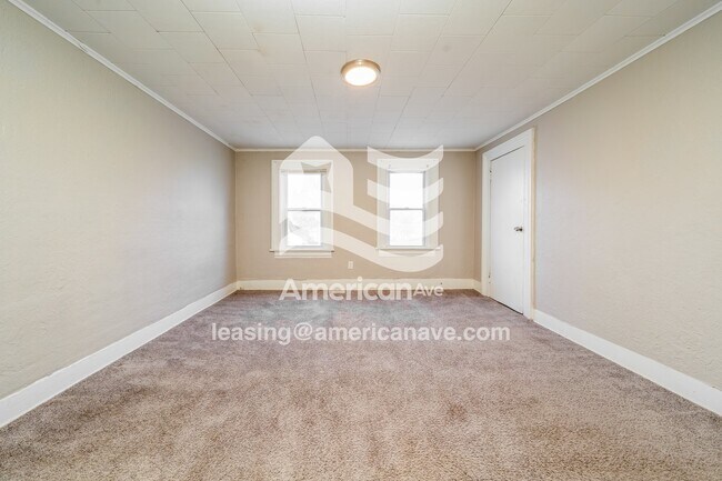 Building Photo - 183 1st St