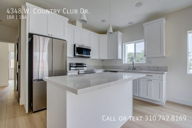 Building Photo - 4348 Country Club Dr