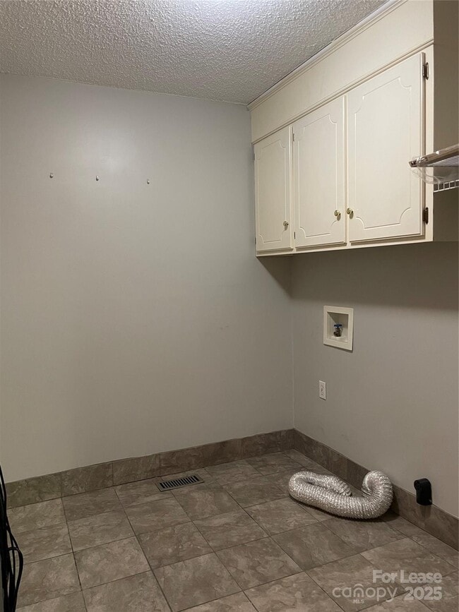 Building Photo - 3481 Mason Spring Dr