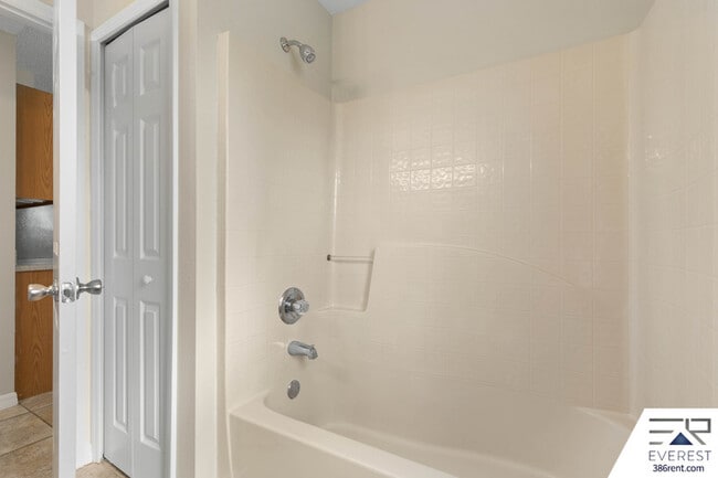 Building Photo - 32 Pierce Ln