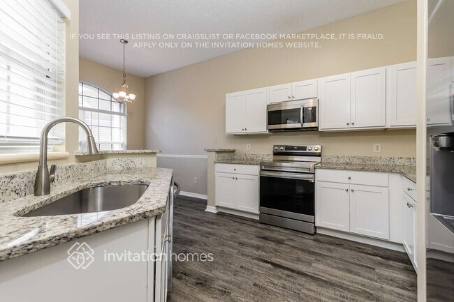 Building Photo - 14303 Mandolin Dr