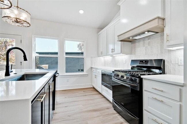 Building Photo - 66 Dirleton Dr
