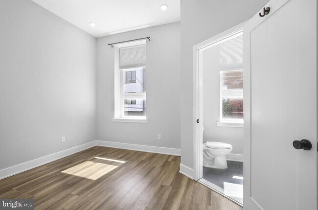 Building Photo - 910 N 17th St