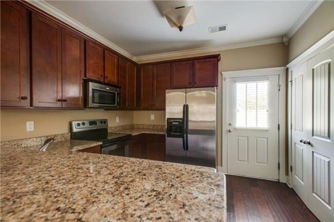 Building Photo - Awesome 2BE/2BA in the Carothers Farms!!