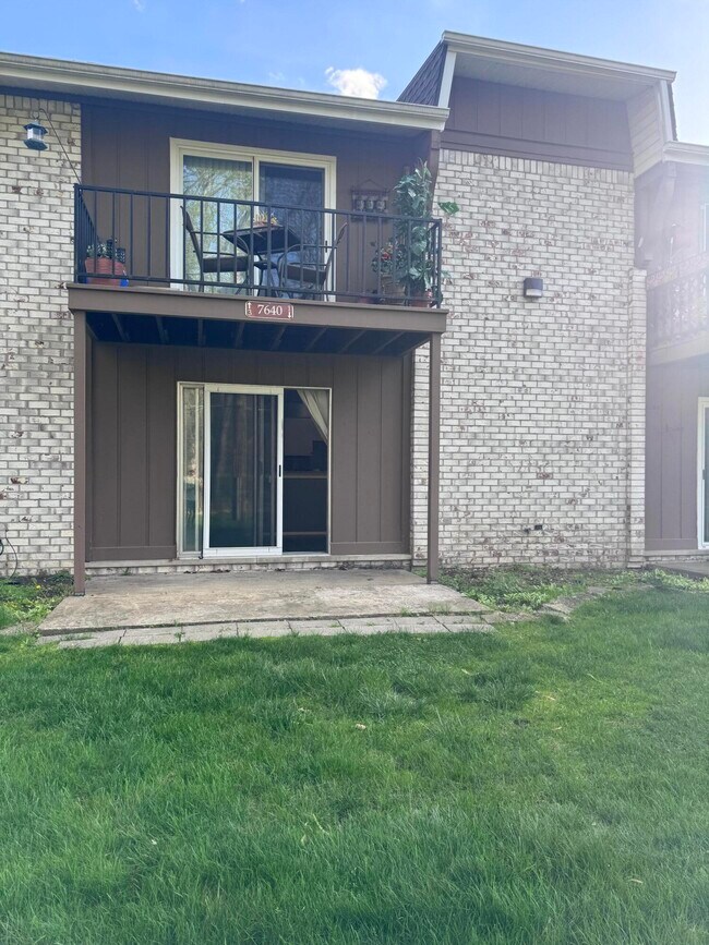 Building Photo - 7640 Woodview St