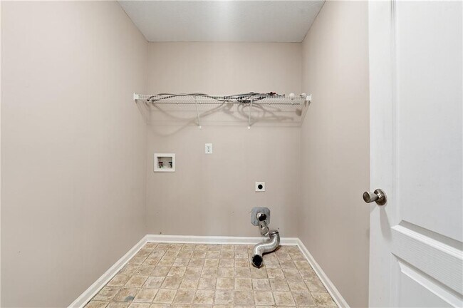 Building Photo - 1328 Avington Glen Dr SE