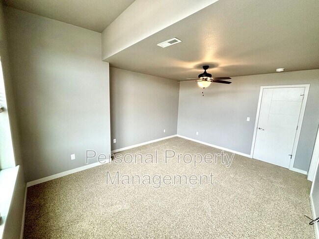 Building Photo - 12205 NE 115th St