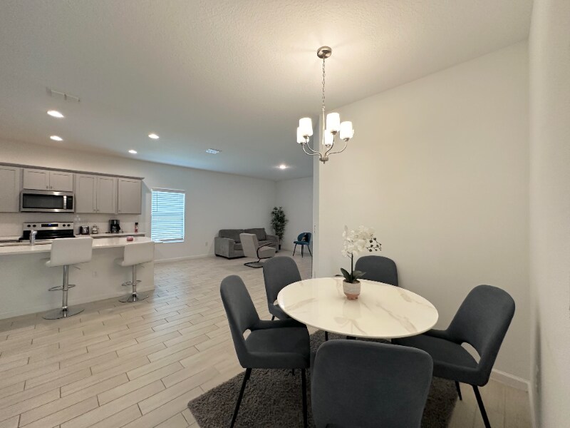 Building Photo - 3501 Yarian Dr