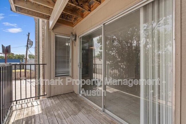 Building Photo - 2600 Penny Ln