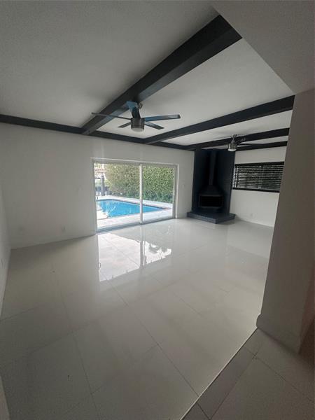 Building Photo - 2810 NE 60th St