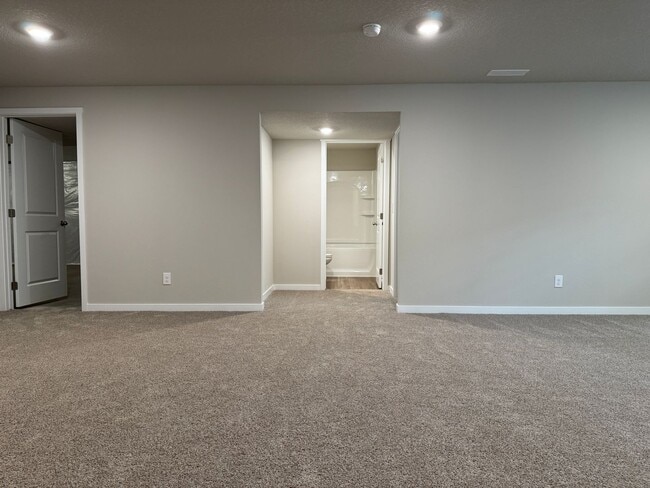 Building Photo - Never-Lived-In 4-Bedroom Ranch with Finished Basement Near Offutt AFB