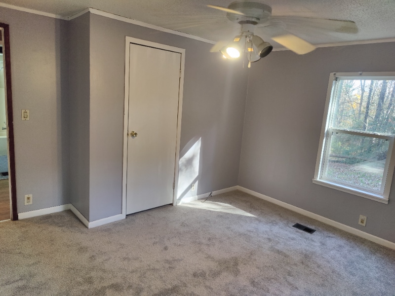 Building Photo - 136 Bunny Trail