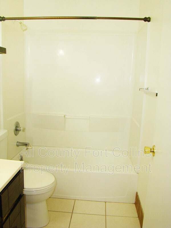 Building Photo - 1719 Larch St