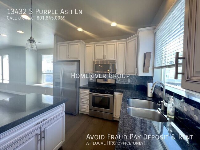 Building Photo - Beautiful Town Home For Rent!!