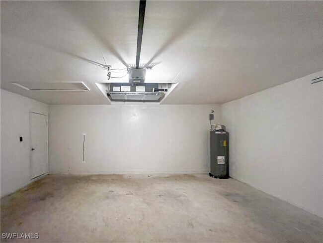Building Photo - 731 Da Vinci Ave S