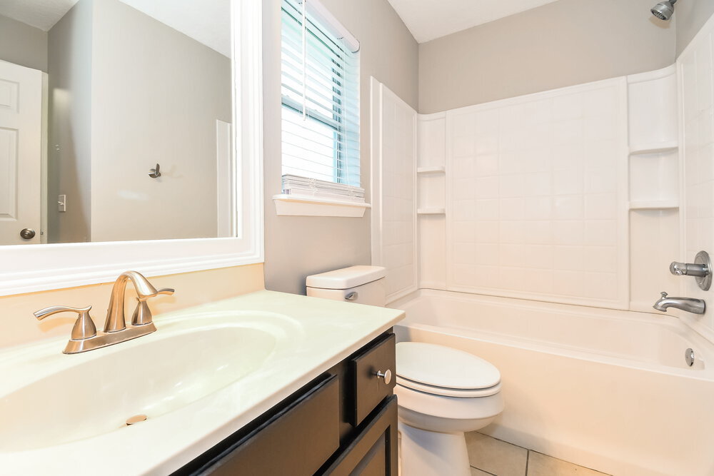 Building Photo - 45098 Amhurst Oaks Dr