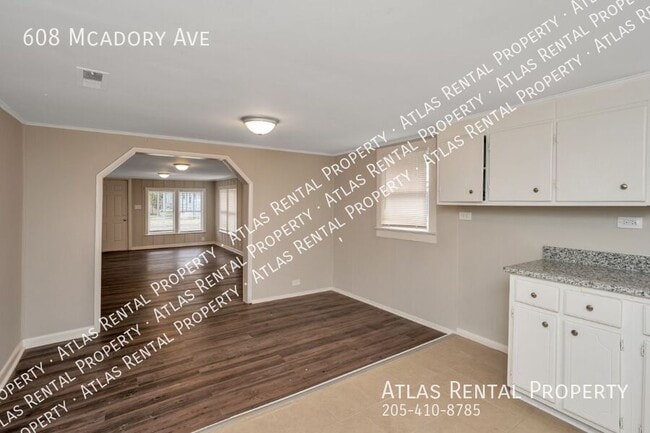 Building Photo - 608 McAdory Alley