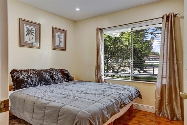 Building Photo - 700 Sunbury Ct