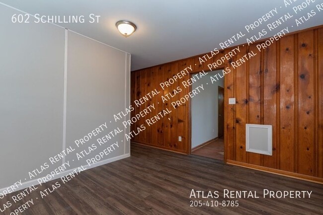 Building Photo - 602 Schilling St