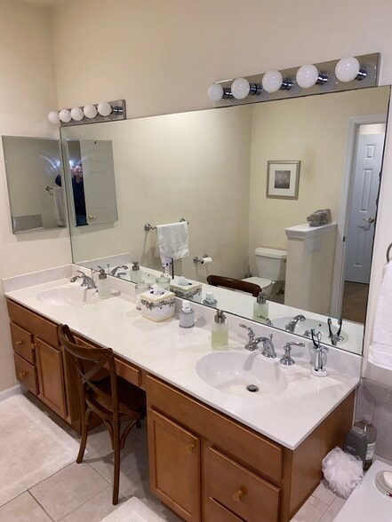 Master Bath - 228 Sonata Ct