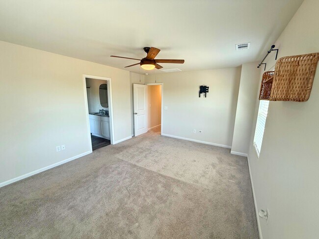 Building Photo - 106 White Rapids Way